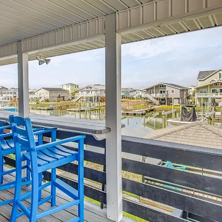 Gorgeous Oib Escape With Dock And Canal View!